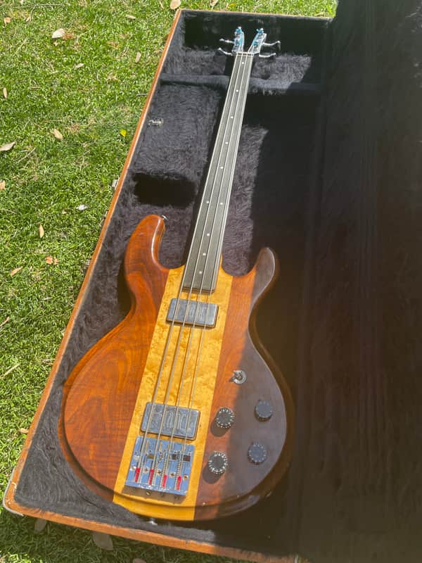 Kramer 650B Fretless image 1