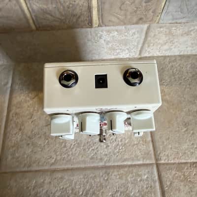 Wampler Low Blow - White image 2