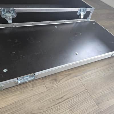 Swan Flight Custom Pedal Board 2023 - Silver and black image 10