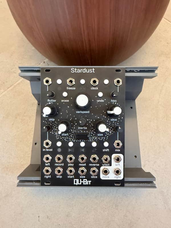 Qu-Bit Electronix Stardust 2025 - Present - Black image 1