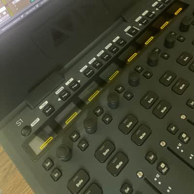Avid S1 8-Fader EUCON Desktop Pro Tools Control Surface 2019 - 2020 - Black image 3