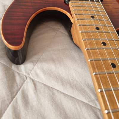 Suhr Modern Plus HSH with Roasted Maple Fretboard 2018 - Present - Bengal Burst Bild 2