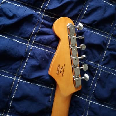 Squier Classic Vibe '60s Stratocaster with Laurel Fretboard 2019 - Present - Lake Placid Blue image 4