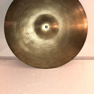 Zildjian Avedis 18” crash cymbal 1970’s image 1