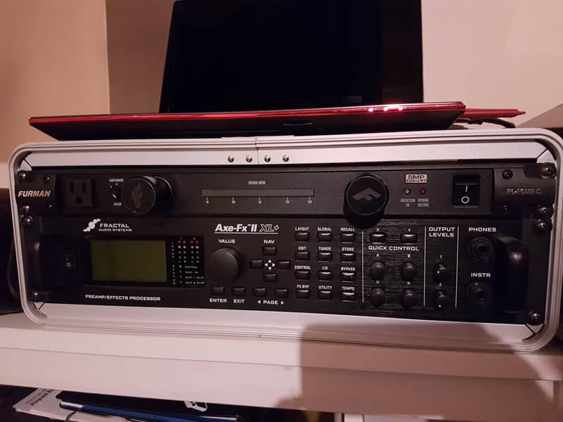 Fractal Audio Axe FX II XL+ & Furman PL Plus C & Gator Rack Case