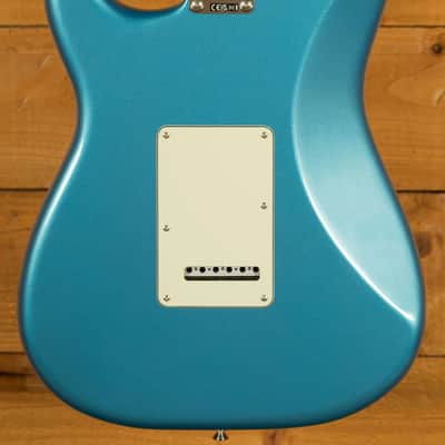 Fender American Professional Classic Stratocaster HSS - Maple - Faded Lake Placid Blue image 2