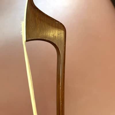Immagine Excellent Used Bass Bow from the Workshop of Horst Schicker in Germany,Pernambuco Wood,Solid Silver Mountings - 12