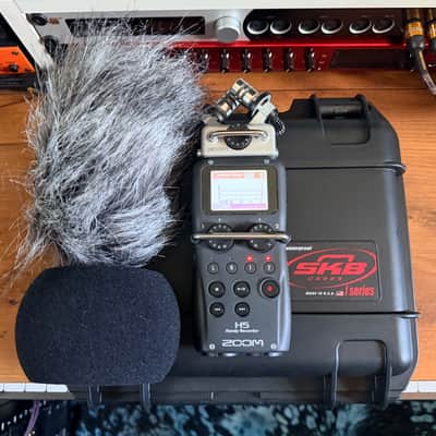 Zoom H5 Handy Recorder Complete Bundle - w/ XY Capsule, Remote, Foam + Fuzzy Windscreens + SKB Case image 3