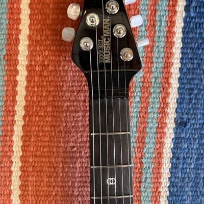 Ernie Ball Music Man St. Vincent Signature Goldie 2021 - Present - Silk Charmeuse image 4