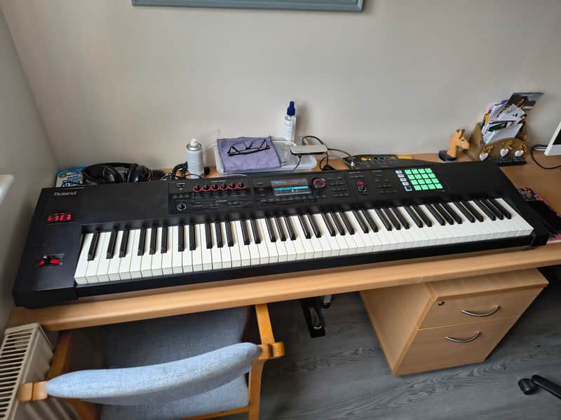 Roland FA-08 88-Key Music Workstation 2014 - Present - Black image 1