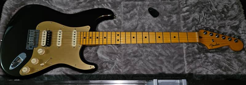 2023 Fender American Ultra Stratocaster Texas Tea