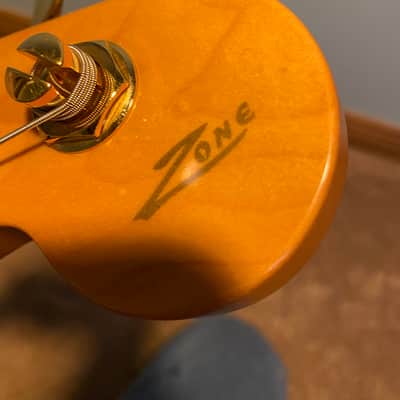 Fender American Deluxe Zone Bass 2001 - 2006 - Amber image 6