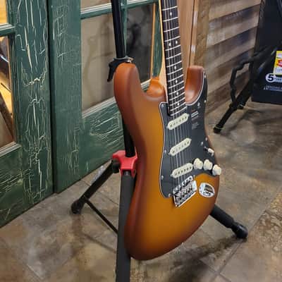 Fender Limited-Edition American Performer Stratocaster Spruce Satin Honey Burst w Deluxe Gig Bag image 9