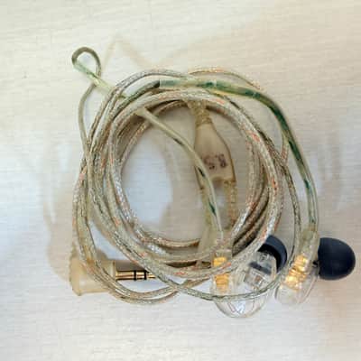 Shure SE215 Sound Isolating In-Ear Monitors w/ Case – Clear image 2