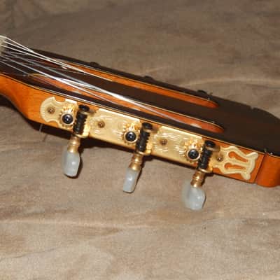 Made in 1977 by Ryoji Matsuoka- model M30 - High Grade Classical Guitar In Excellent Condition image 5