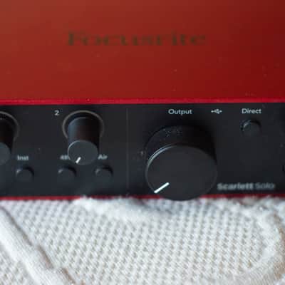 Focusrite Scarlett solo 4th studio 2024 aprox. image 5