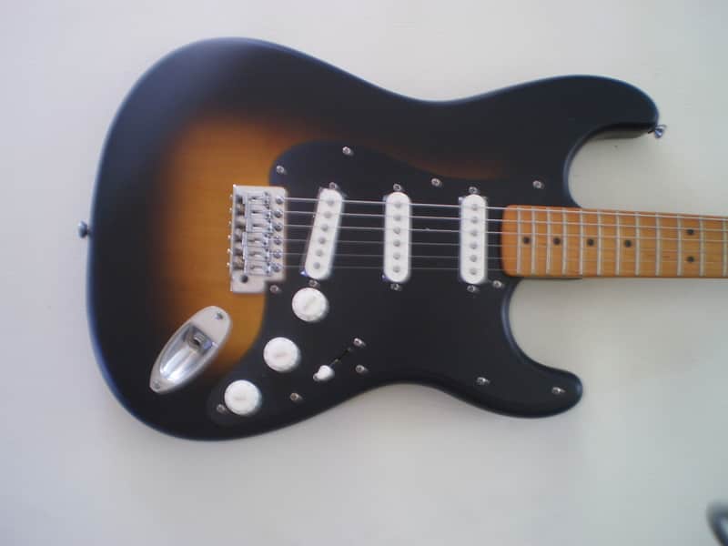 Squier Squier 40th Anniversary Stratocaster Vintage Edition Burst 2024 - Burst image 1