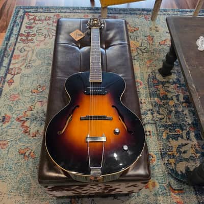 2012 The Loar LH-309-VS - Archtop - Vintage Sunburst - w/Case image 3