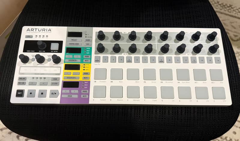 Arturia BeatStep Pro MIDI Controller 2017 - Present - White Bild 1