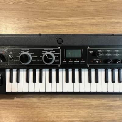 Korg microKORG XL+ 37-Key Synthesizer/Vocoder 2012 - 2019 - Black image 2