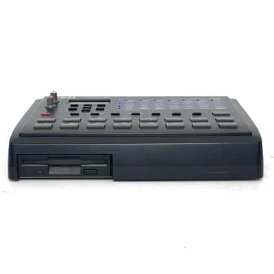 Akai Remix 88 Phrase Sampler Rare Lo-Fi Machine S20 w/Original power supply Worldwide Shipment image 4