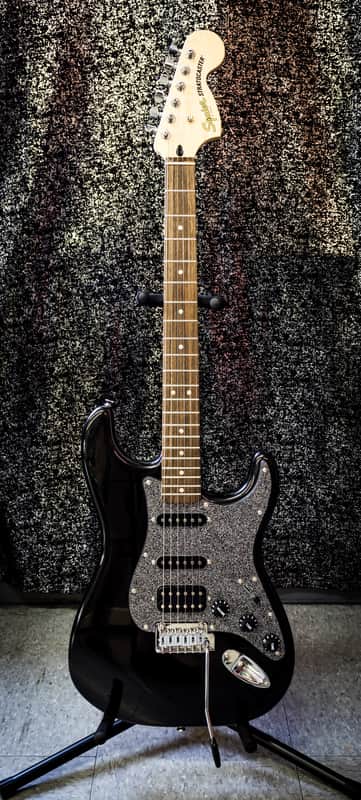 Squier Affinity Series Stratocaster HSS with Laurel Fretboard 2018 - Present - Montego Black Metallic image 1