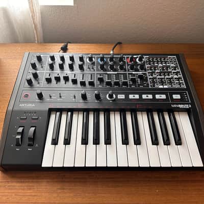 Arturia MiniBrute 2 Noir Edition 25-Key Synthesizer 2022 - Present - Black
