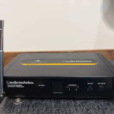 Audio-Technica Wireless Guitar System Receiver & Transmitter ATW-R700 & ATW-T701 image 2