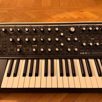 Moog Sub 37 Tribute Edition 2010s - Black