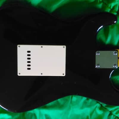 Fender Squier Stratocaster 2000 Special Edition Guitar (CAE serial number) Black image 2