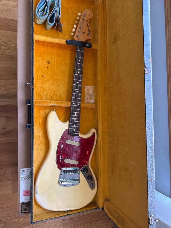 Fender Mustang Guitar with Rosewood Fretboard 1964 - 1969 - Olympic White image 1