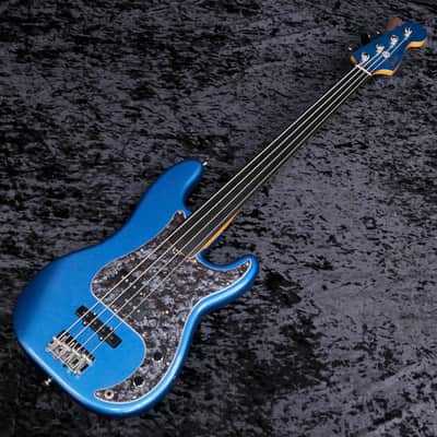 FENDER USA Tony Franklin Fretless Precision Bass with Ebony Fingerboard in Lake Placid Blue [US20070246] (04/03) image 4