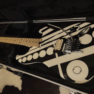 2014 EVH/Fender Striped Series "Circles/See Ya Later" 1st Run Eddie Van Halen UNCHAINED Gloss Finish- w/Gator Case image 2