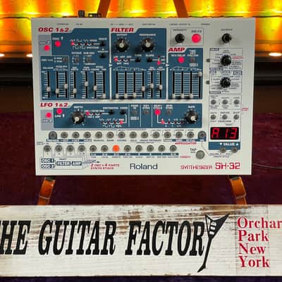 Roland SH-32 4-part multitimbral desktop synthesizer