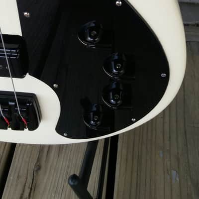 Modified Gibson R.I.P. Ripper 1974/2017 Satin Almond White image 17