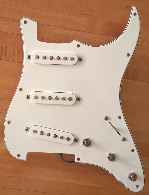 2007 Fender MIM Standard Stratocaster Loaded Pickguard -- Excellent Condition image 1