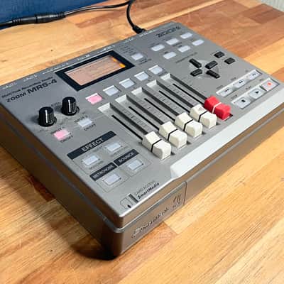 Zoom MRS-4 Portable Digital Multitracker w/ 64MB Smart Media image 2