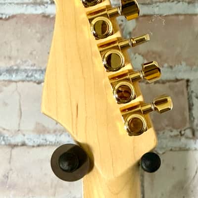 Fender 50th Anniversary American Deluxe Stratocaster 2004 - Sunburst image 7