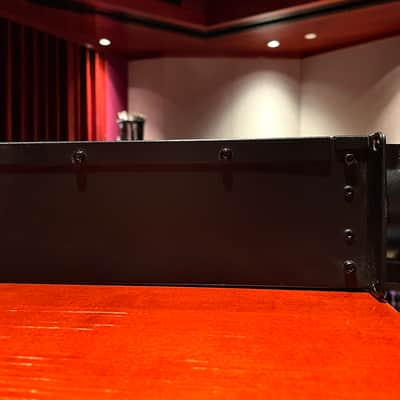 Crown XLS 2502 2-Channel 775w Power Amplifier image 8