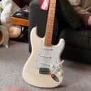 Fender Standard Stratocaster HH with Maple Fretboard 2014 - 2015 - Olympic White