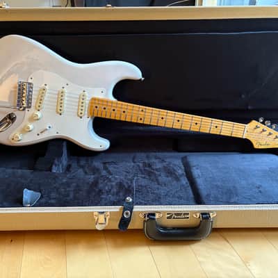 Fender Eric Johnson Stratocaster with Maple Fretboard 2005 - Present - White Blonde image 1