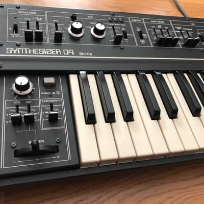 Roland SH-09 32-Key Monophonic Synthesizer 1978 - 1982 - Black image 2