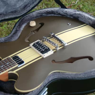 Epiphone ES-333, Tom Delonge/Blink 182 Semi-Hollow, W/USA Dirty Fingers, CASE, MINT! image 11