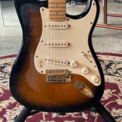 Fender 50th Anniversary American Deluxe Stratocaster 2004 - Sunburst image 2