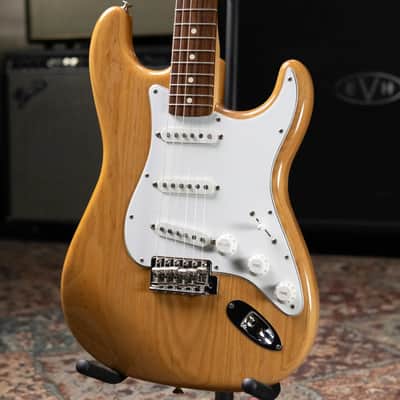 Fender Classic Series '70s Stratocaster Electric Guitar - Natural with Gig Bag - Used image 3