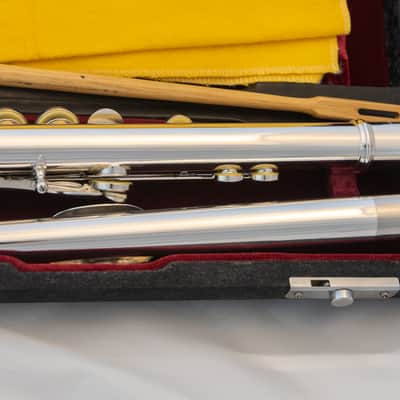 Jupiter JFL-511 Standard Silver-plated Flute *Cleaned & Serviced *Ready to play image 5