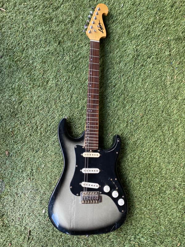 Lyon Brian Bell Weezer Limited Edition #’d 0789 of 6000  - Black/Gray Silverburst Strat Stratocaster LX3 LX3WZ image 1