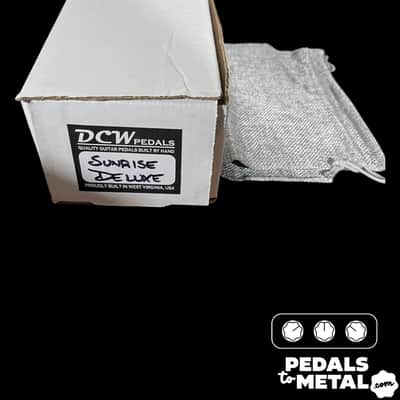 DCW Pedals Sunrise Overdrive Deluxe - Gold X14709 image 2