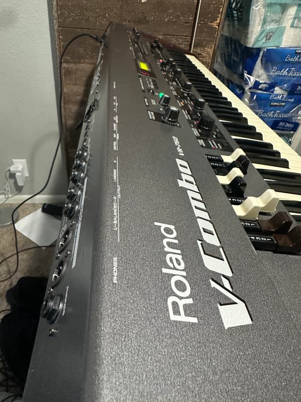 Roland VR-760 76-Key V-Combo Organ 2000s - Black