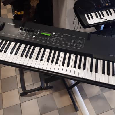 Yamaha  KX61 keyboard studio midi controller image 1